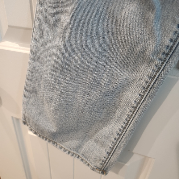 Distressed Light Wash Jeans - Picture 6 of 10